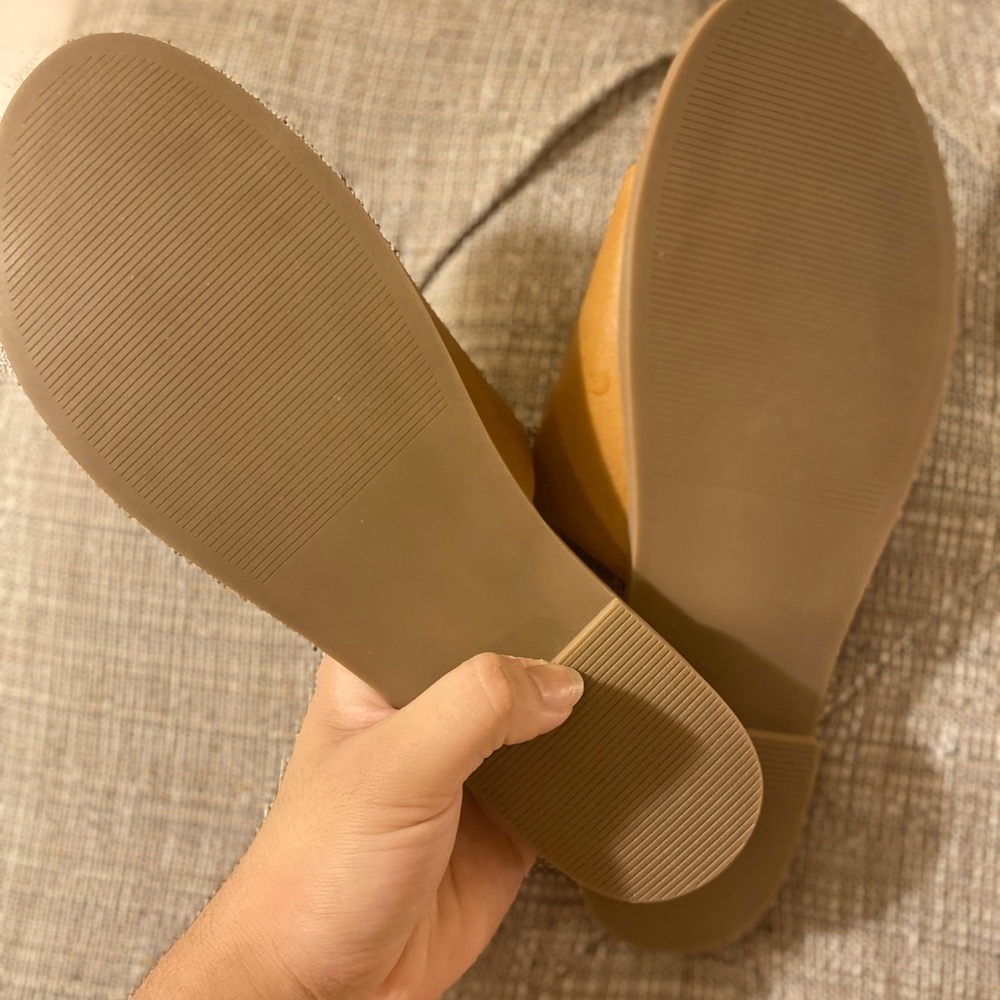 Steve Madden size 9.5 sandals. NEW